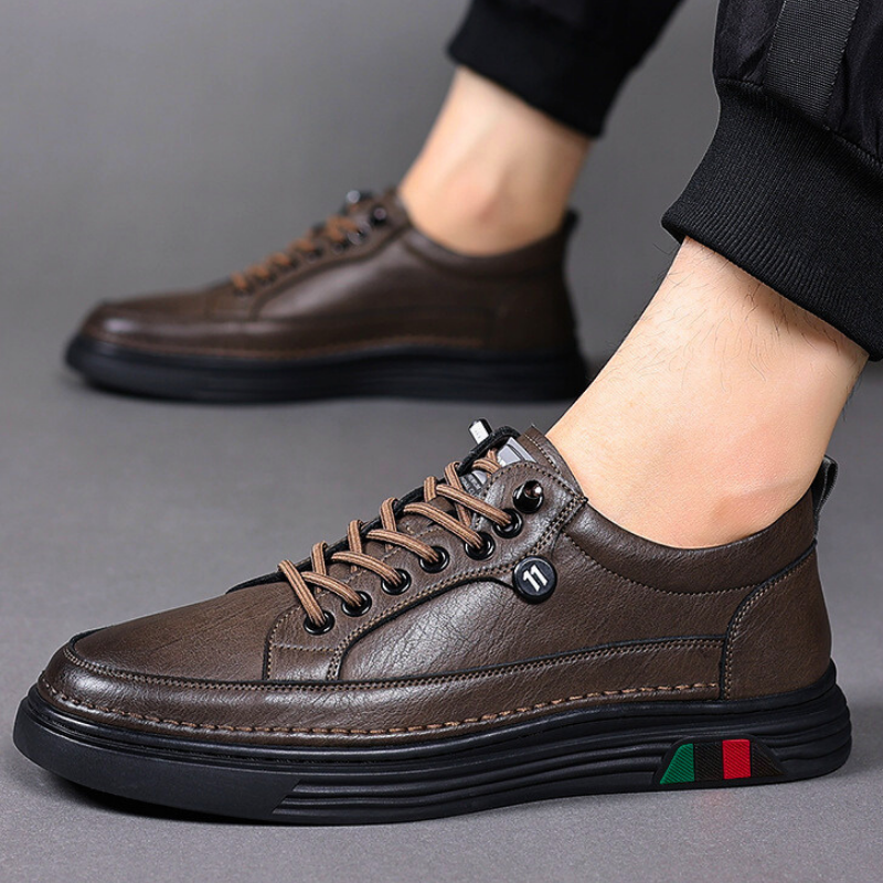 [COMPRE 1 LEVE 2] Tênis Ortopédico Italiano de Couro Legitimo